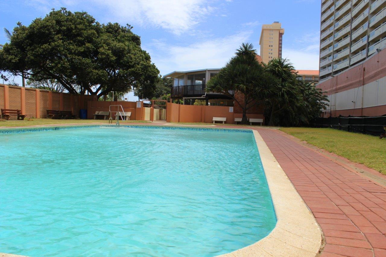 Silver Dolphin Holidays Apartment Amanzimtoti Bagian luar foto