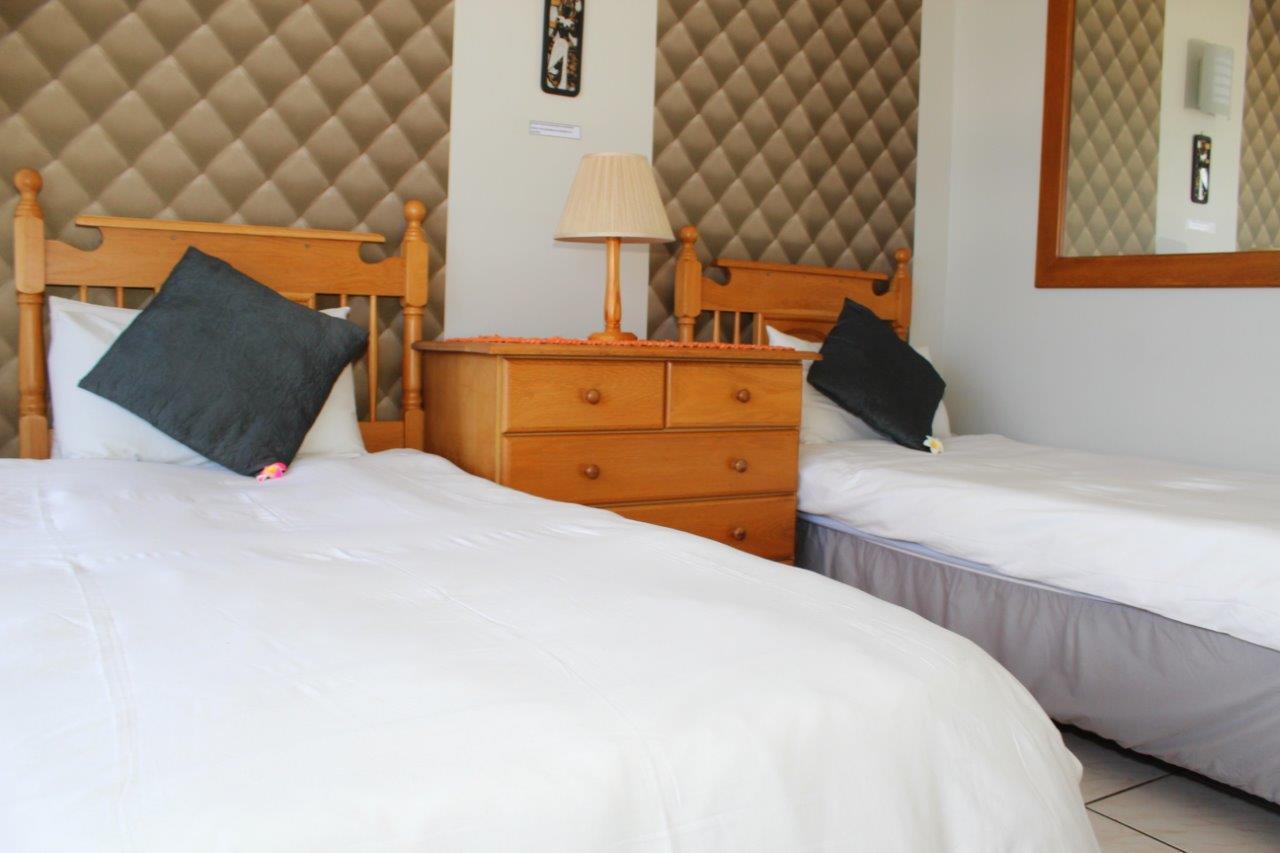 Silver Dolphin Holidays Apartment Amanzimtoti Bagian luar foto