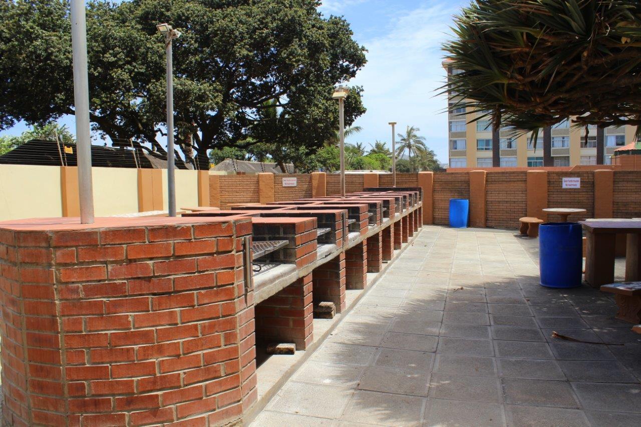 Silver Dolphin Holidays Apartment Amanzimtoti Bagian luar foto